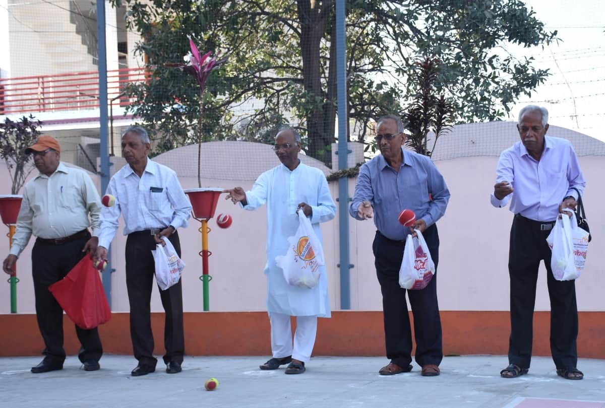old people sports competition in lucknow