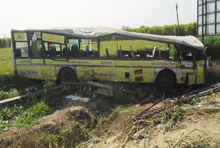 Meerut Bus Accident, two death, 24 injured
