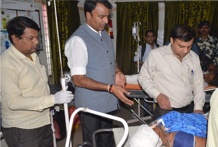 Meerut Bus Accident, two death, 24 injured