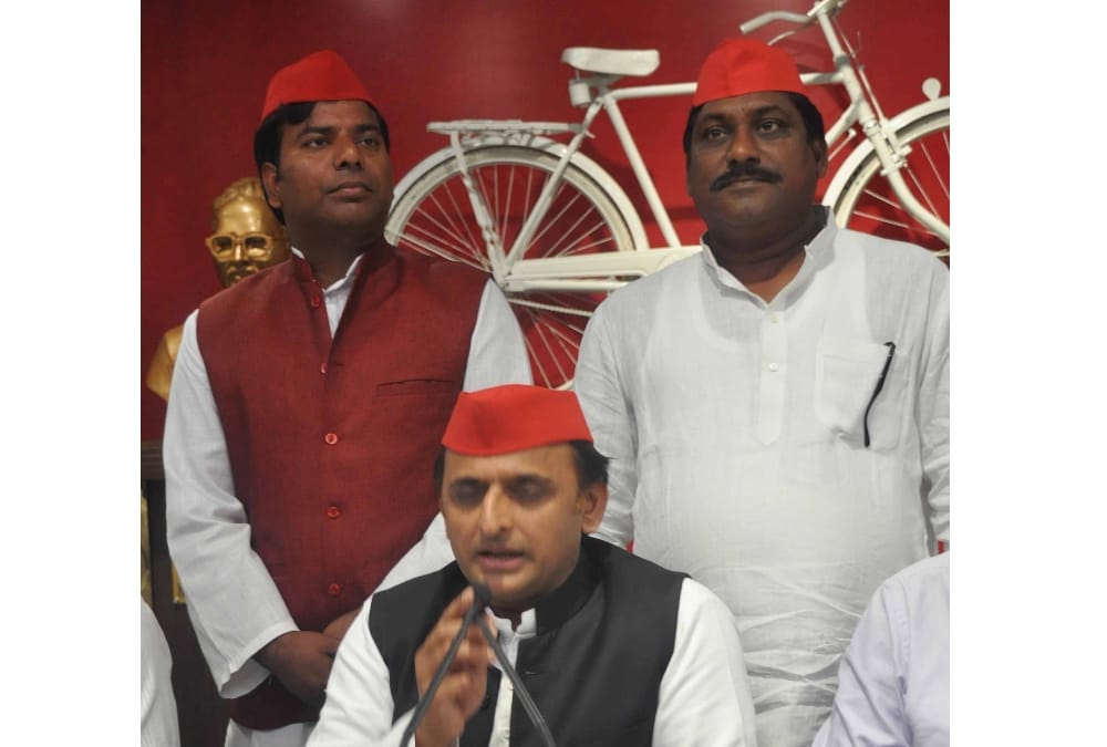 akhilesh yadav speaks about his meeting with mayawati.