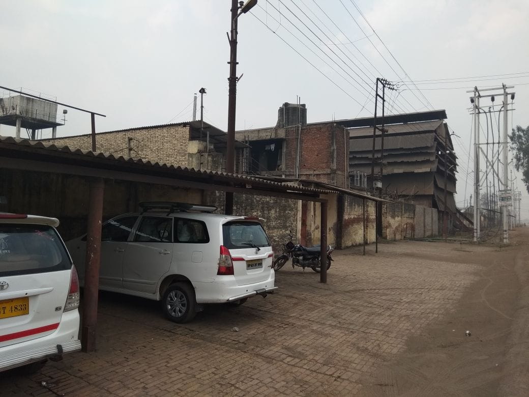 नशे में टैक्सी चालक ने महिला यात्री  को मारा थप्पड़