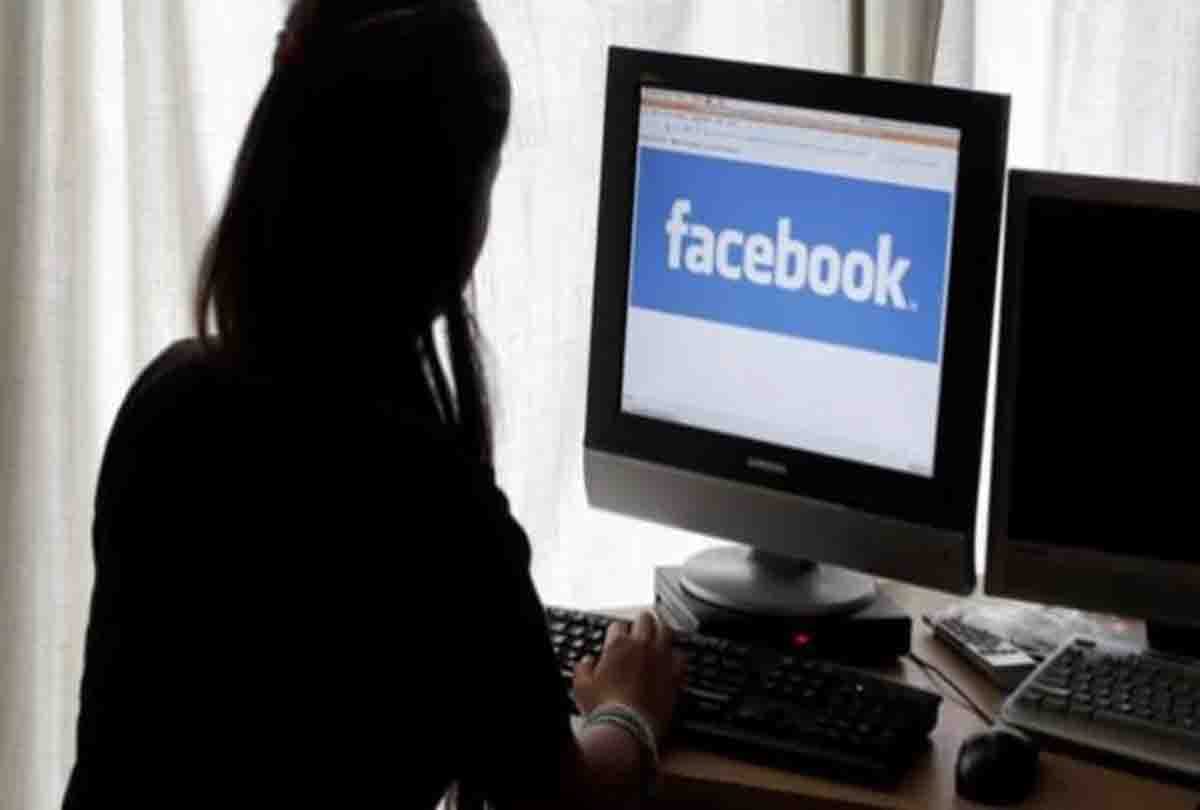women fake id on facebook