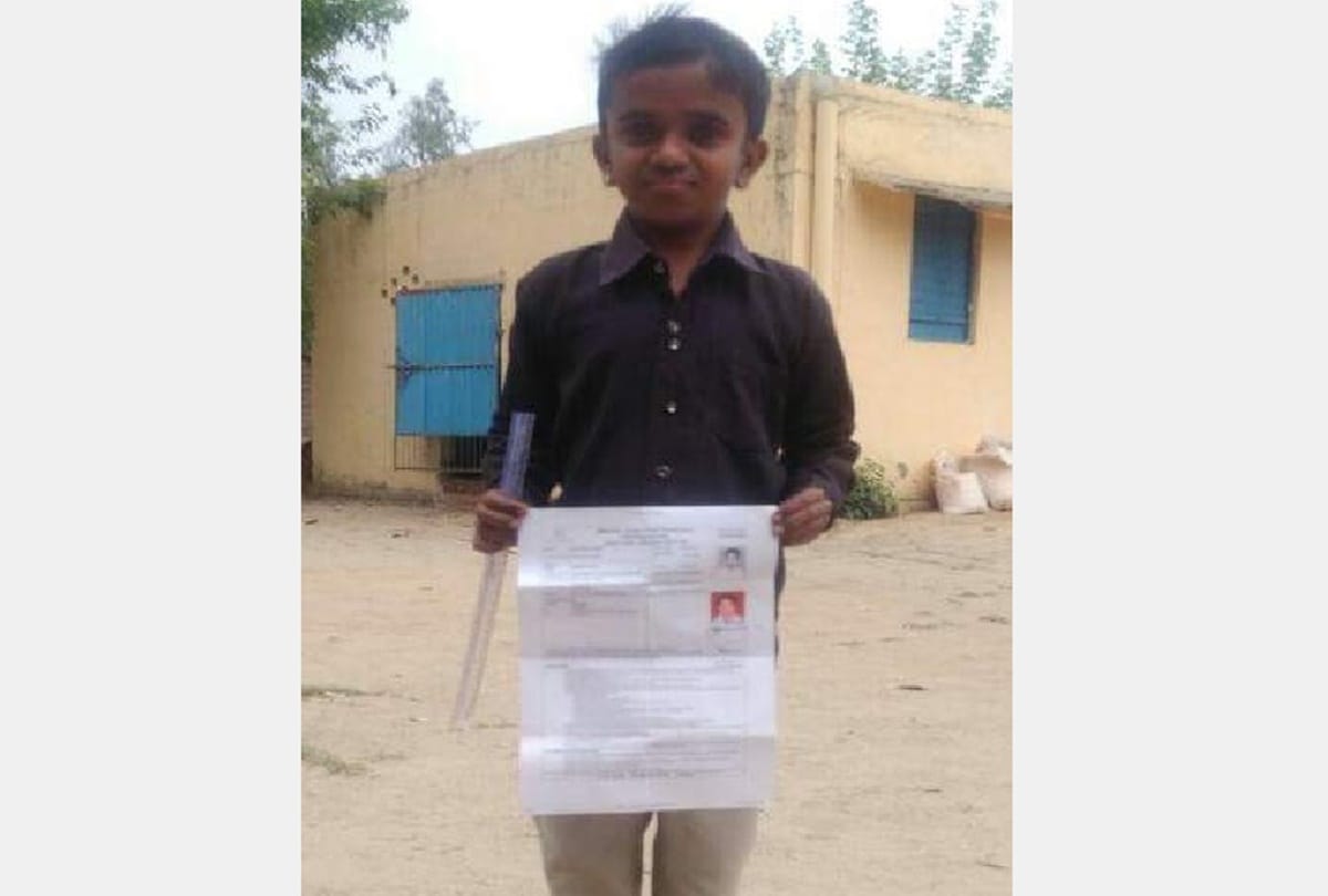 A boy Stopped to enter in examination hall just beacuse of his small hight