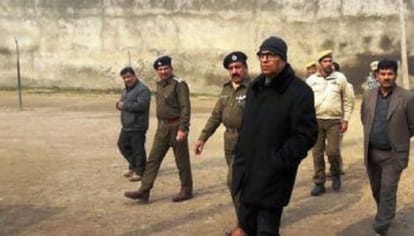 Mobile phones being used in jails of Jammu-Kashmir, 2g jammer not work properly
