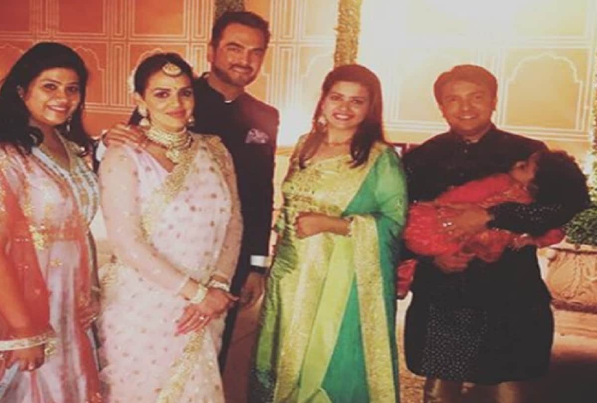 Watch Esha Deol Dancing At Her Brother In Law Devesh Takhtani Wedding Baraat