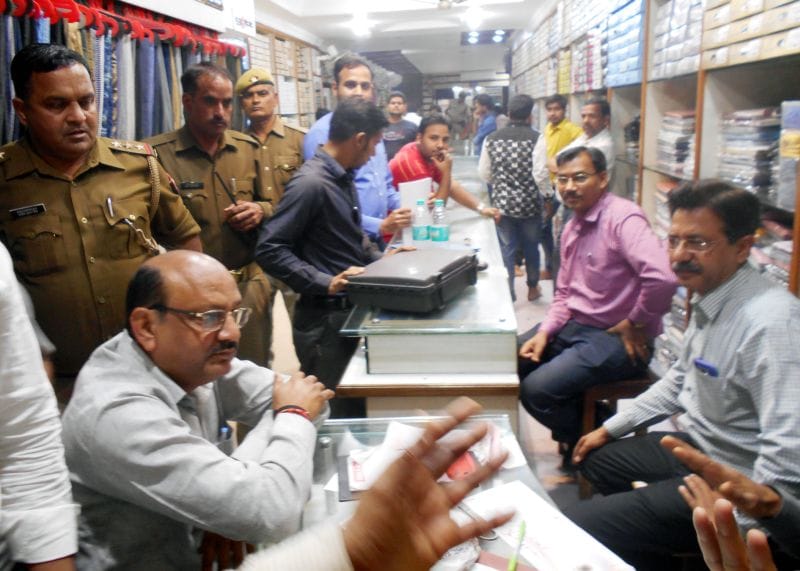 कैला एंपोरियम पर आयकर का सर्वे
