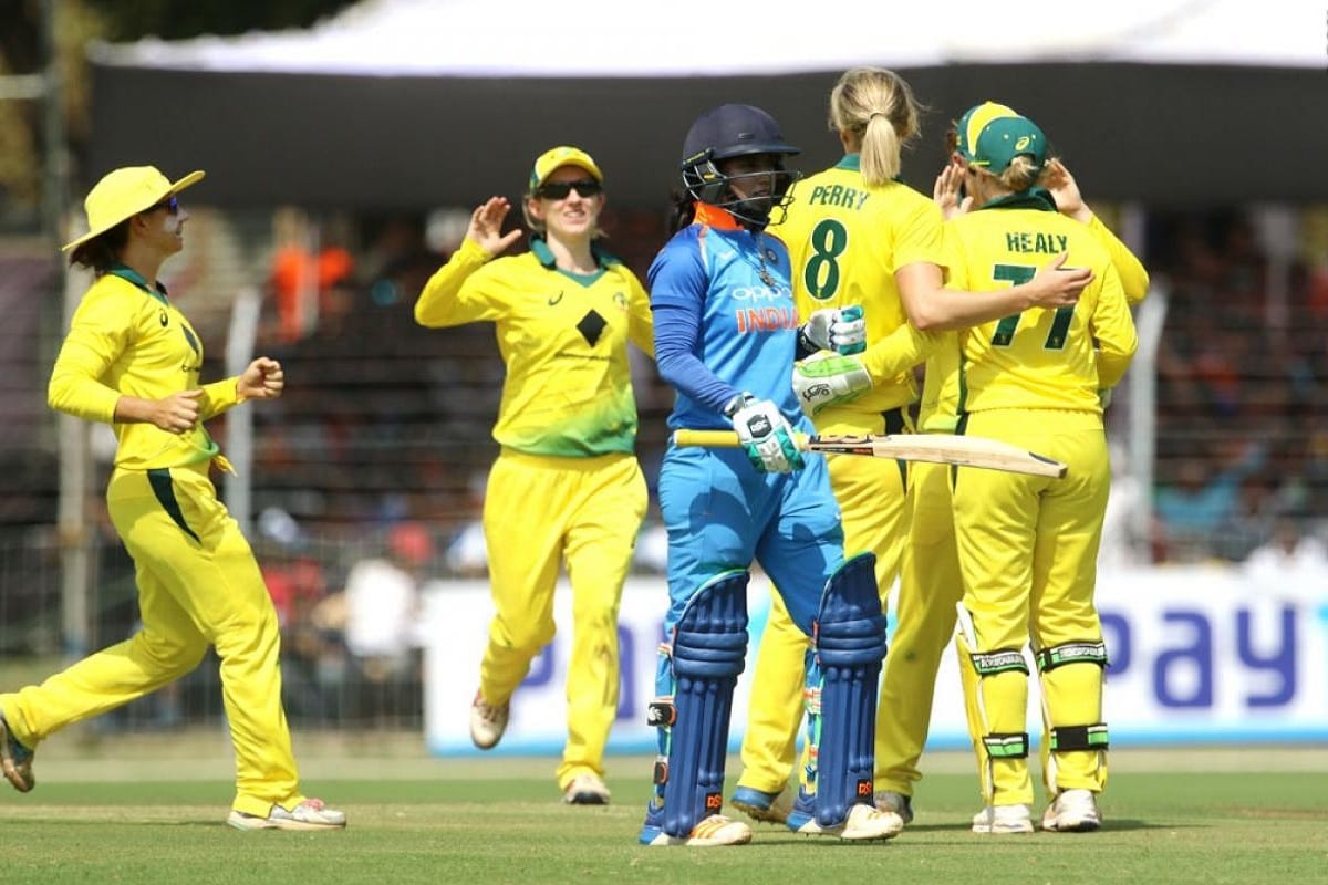 australia beats india by 60 runs in second odi match
