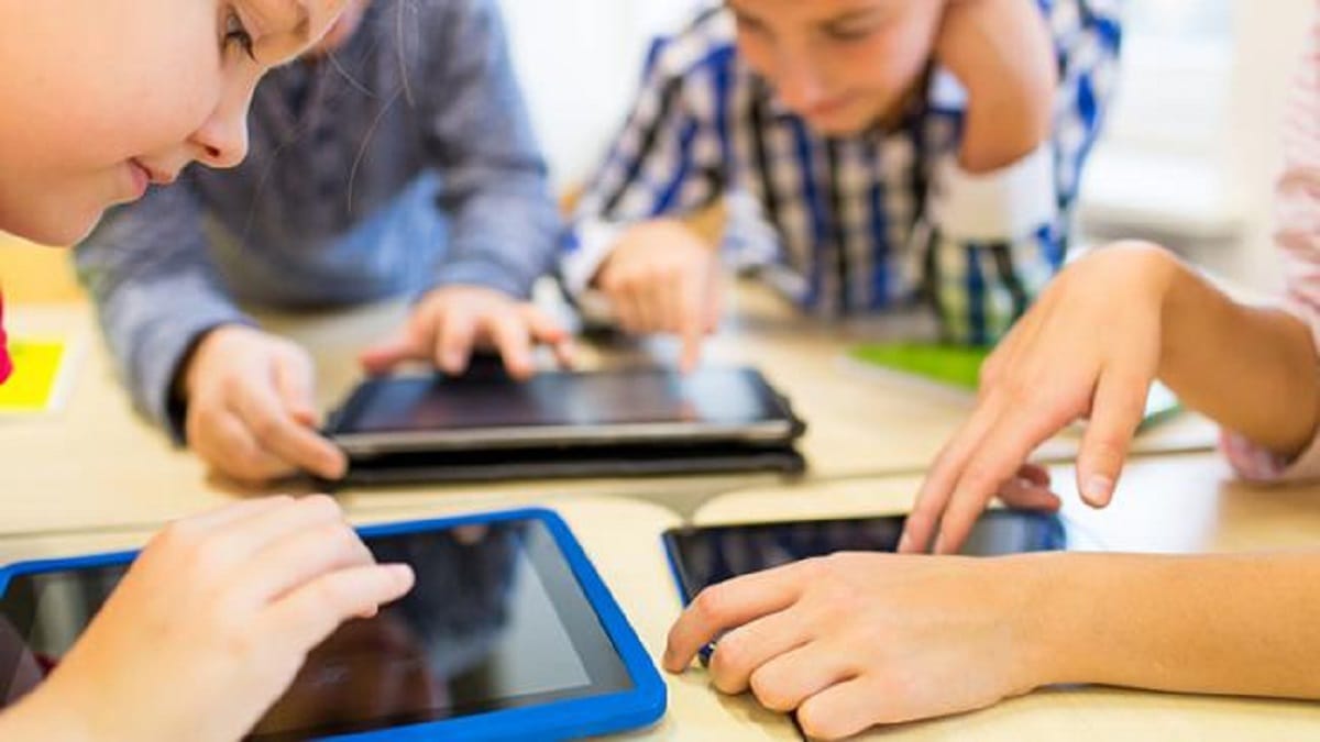 can age limit should be fixed for children to using internet to prevent them from cyber crimes