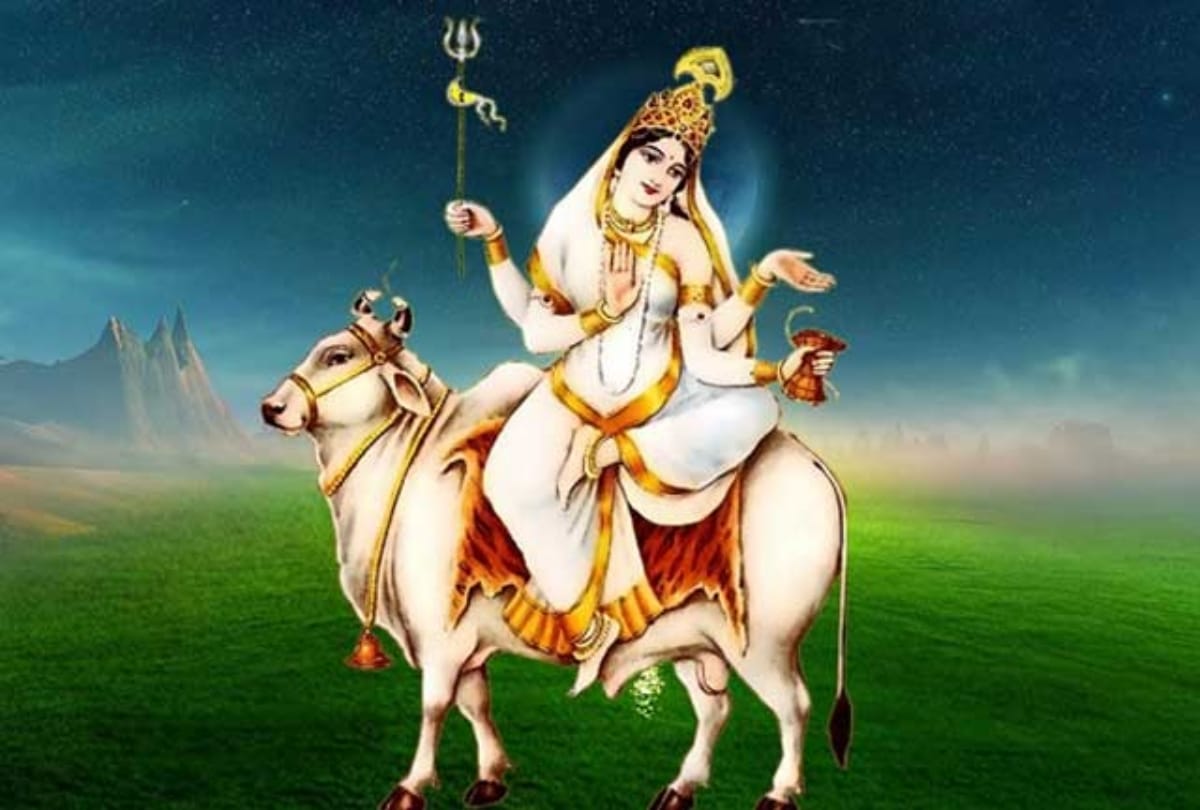 navratri 2018: wear clothes of these colors in all days of navratri