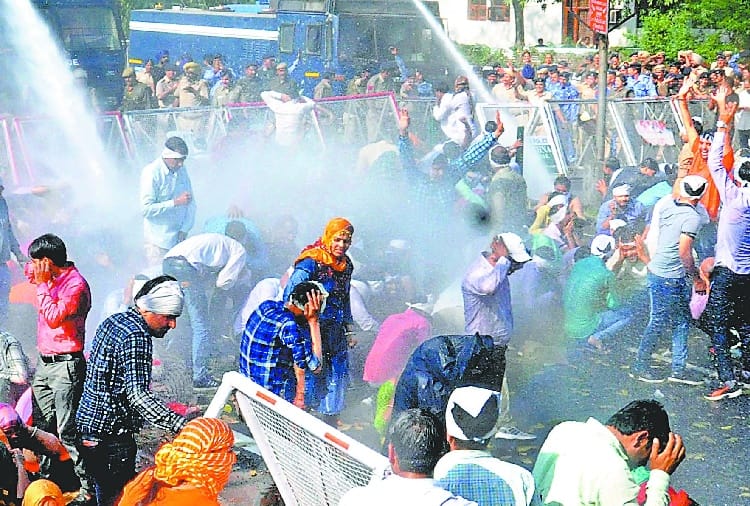 pregnant lady was shouting for help and people was busy in protest in paanchkula