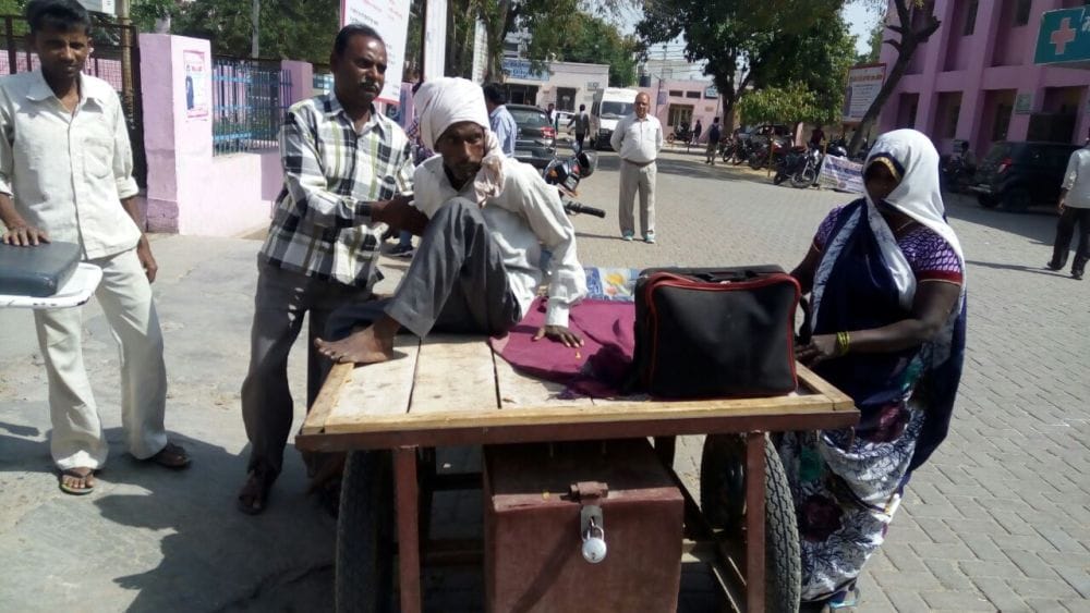 mainpuri government ambulance call not connected  