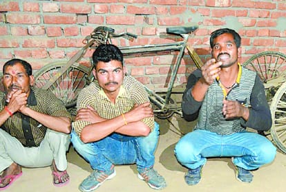 police team found a bulk of wine bottles in a house of sitapur.