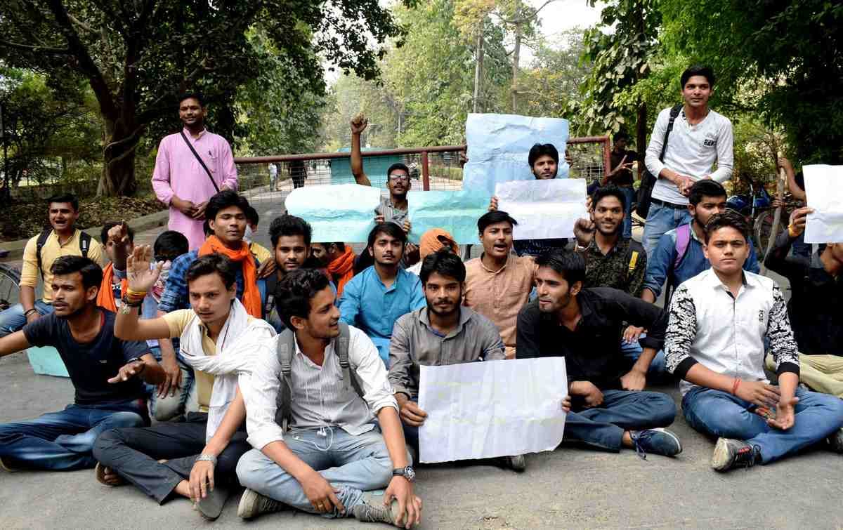 BHU unrest from ten days students protest again and again