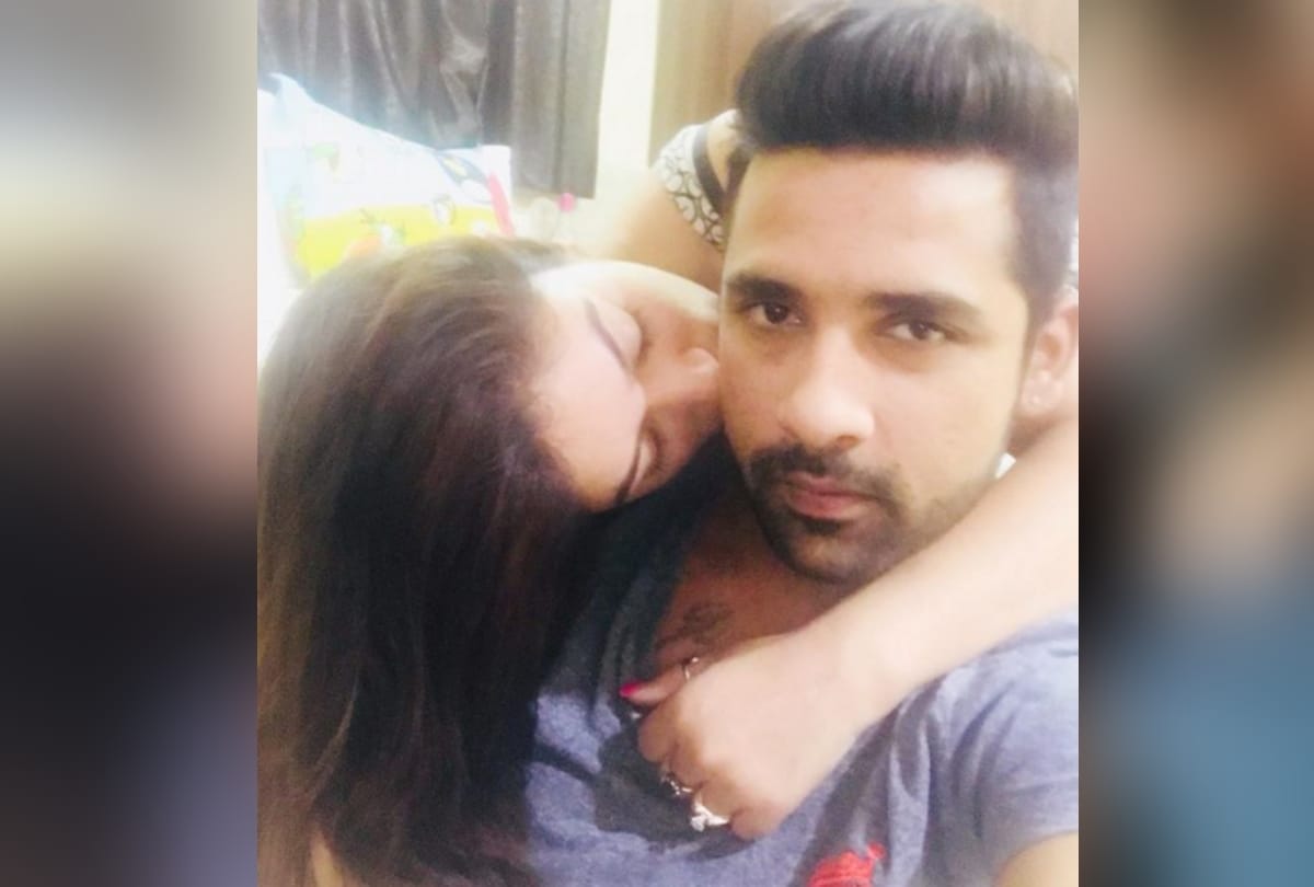 puneesh sharma and bandgi kalra copied virat and anushka pose, got trolled on social media