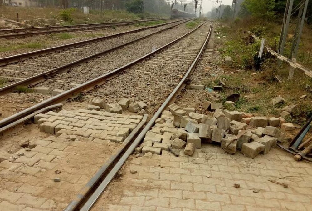 clips of railway track found removed in barabanki.