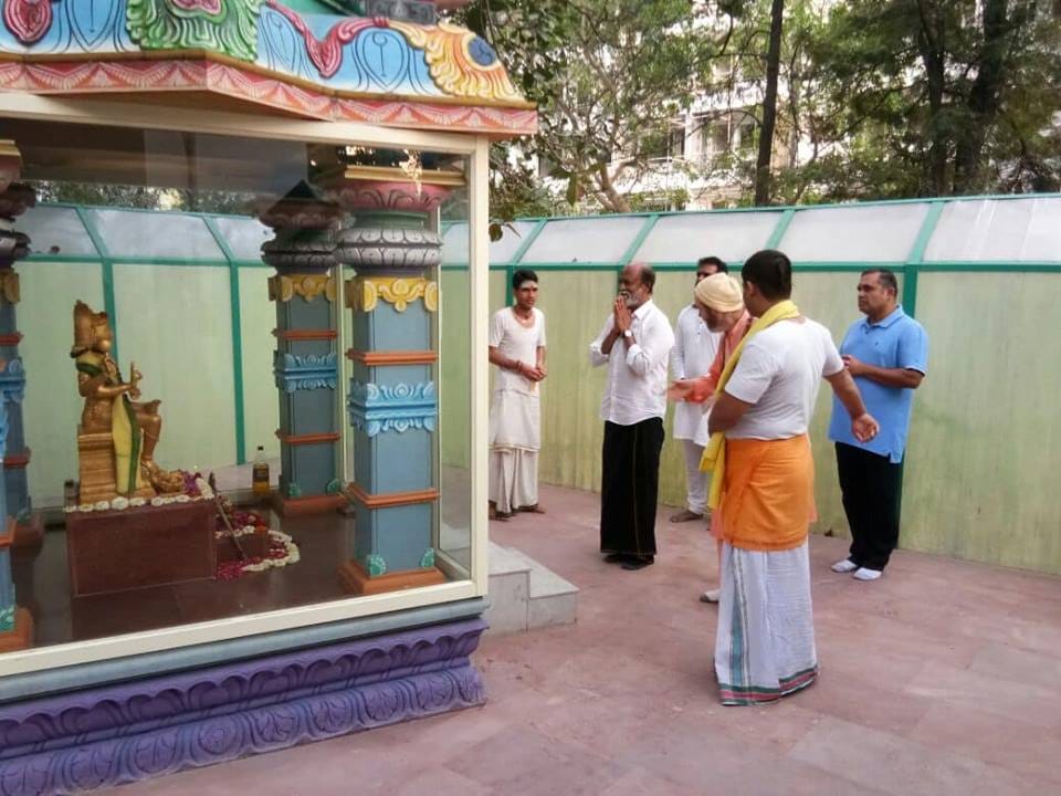 Rajinikanth pray for amitabh bachchan in do Bhandara for saints