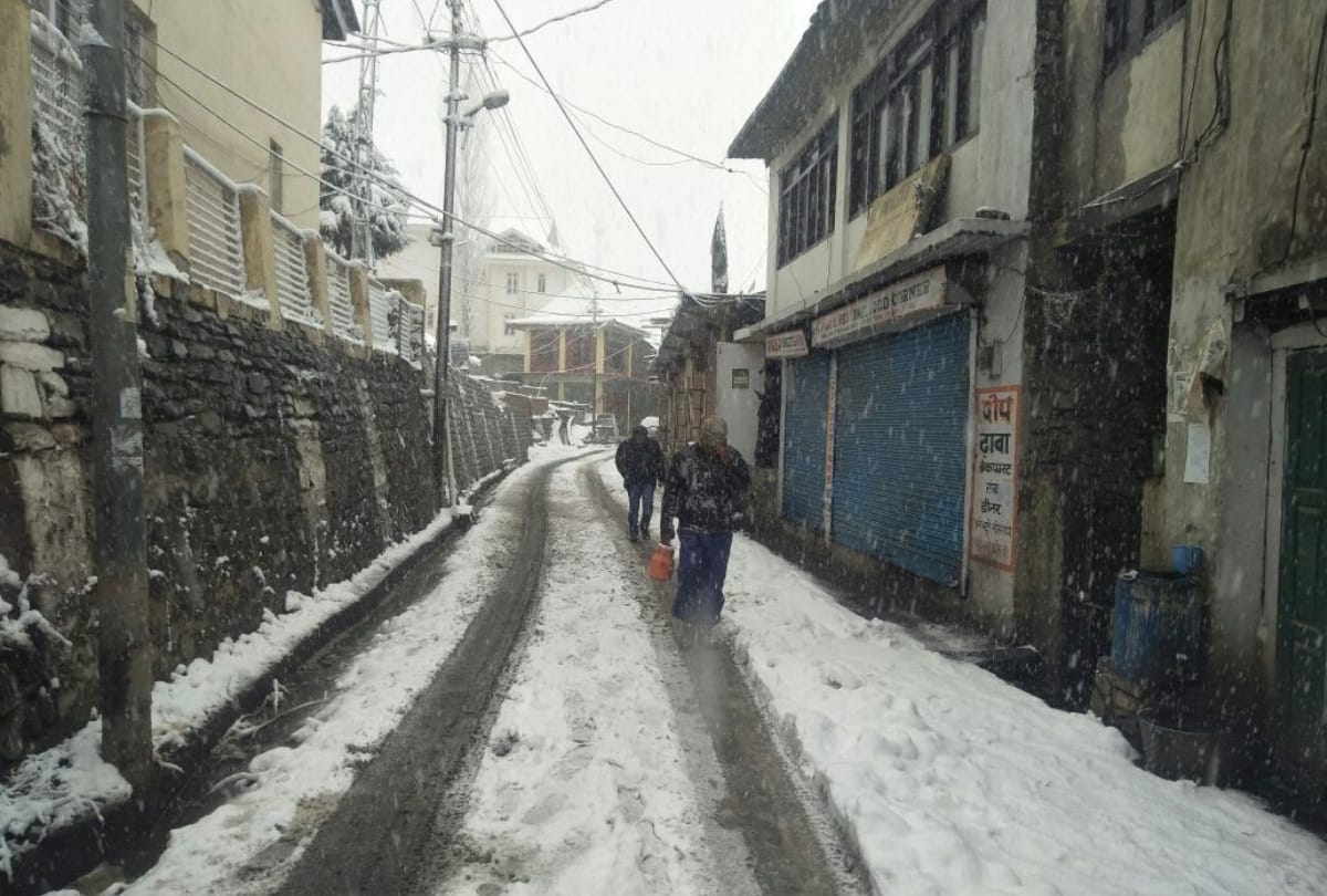 Fresh Snowfall in Lahaul Spiti Rohtang pass Himachal Pradesh