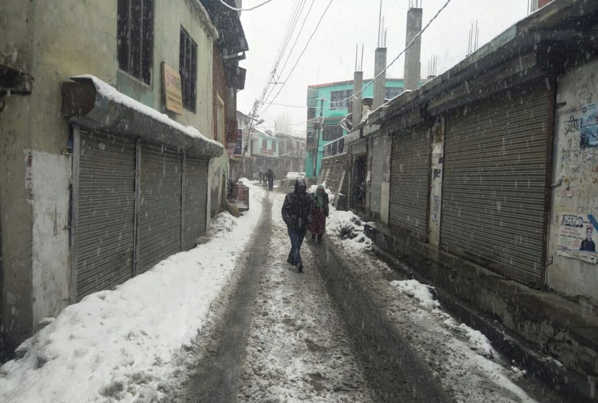 Fresh Snowfall in Lahaul Spiti Rohtang pass Himachal Pradesh