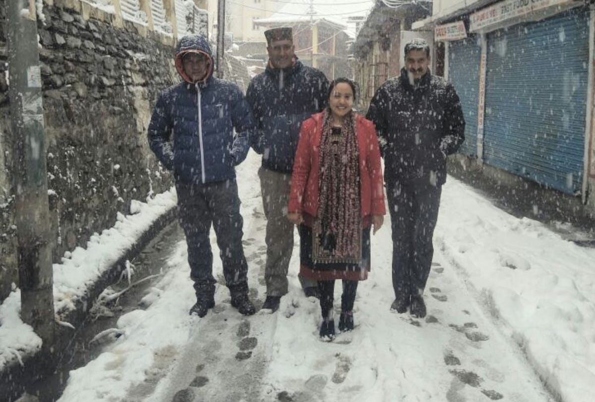Fresh Snowfall in Lahaul Spiti Rohtang pass Himachal Pradesh
