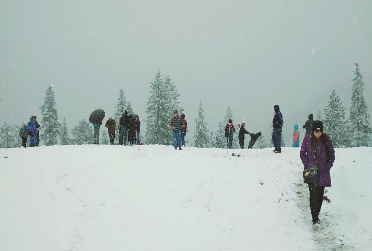 Himachal Pradesh weather report Fresh snowfall Hailstorm Rain in Himachal