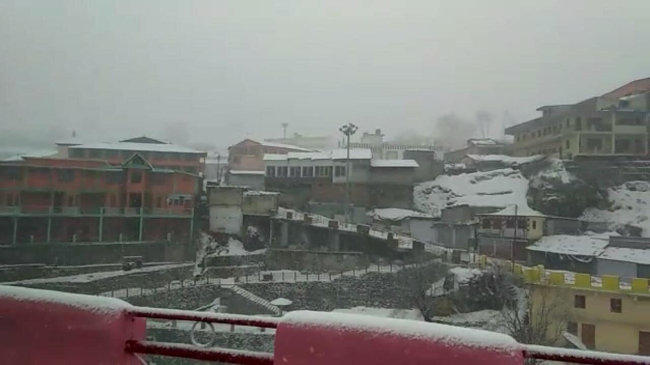 Snowfall photos in uttarakhand chardham