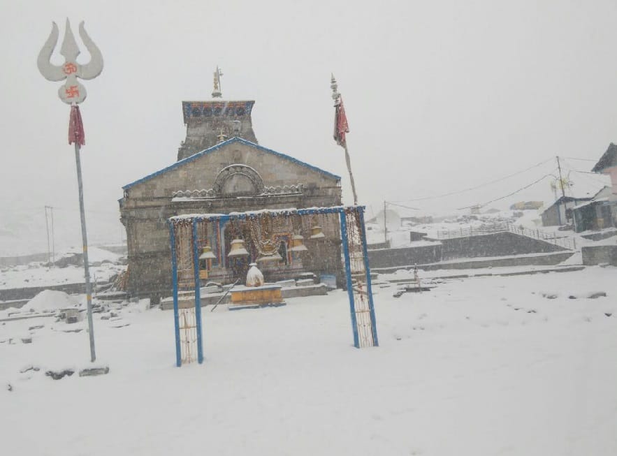 Snowfall photos in uttarakhand chardham