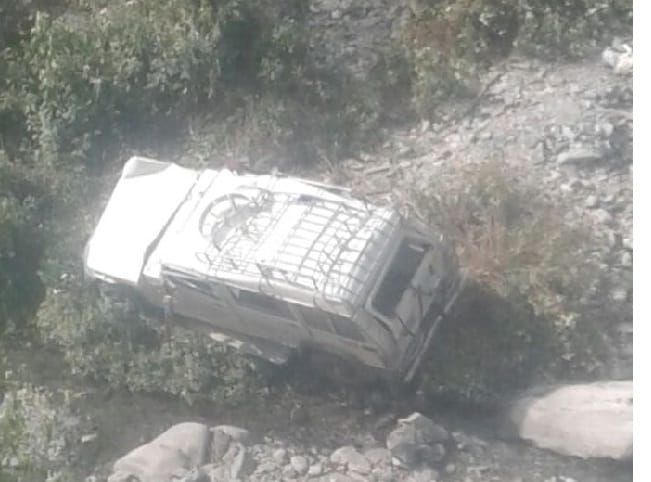 Jeep falls into gorge, four injured including woman