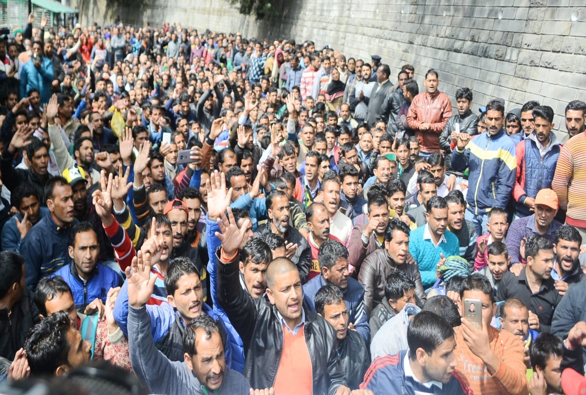 water carriers protested at himachal assembly 	