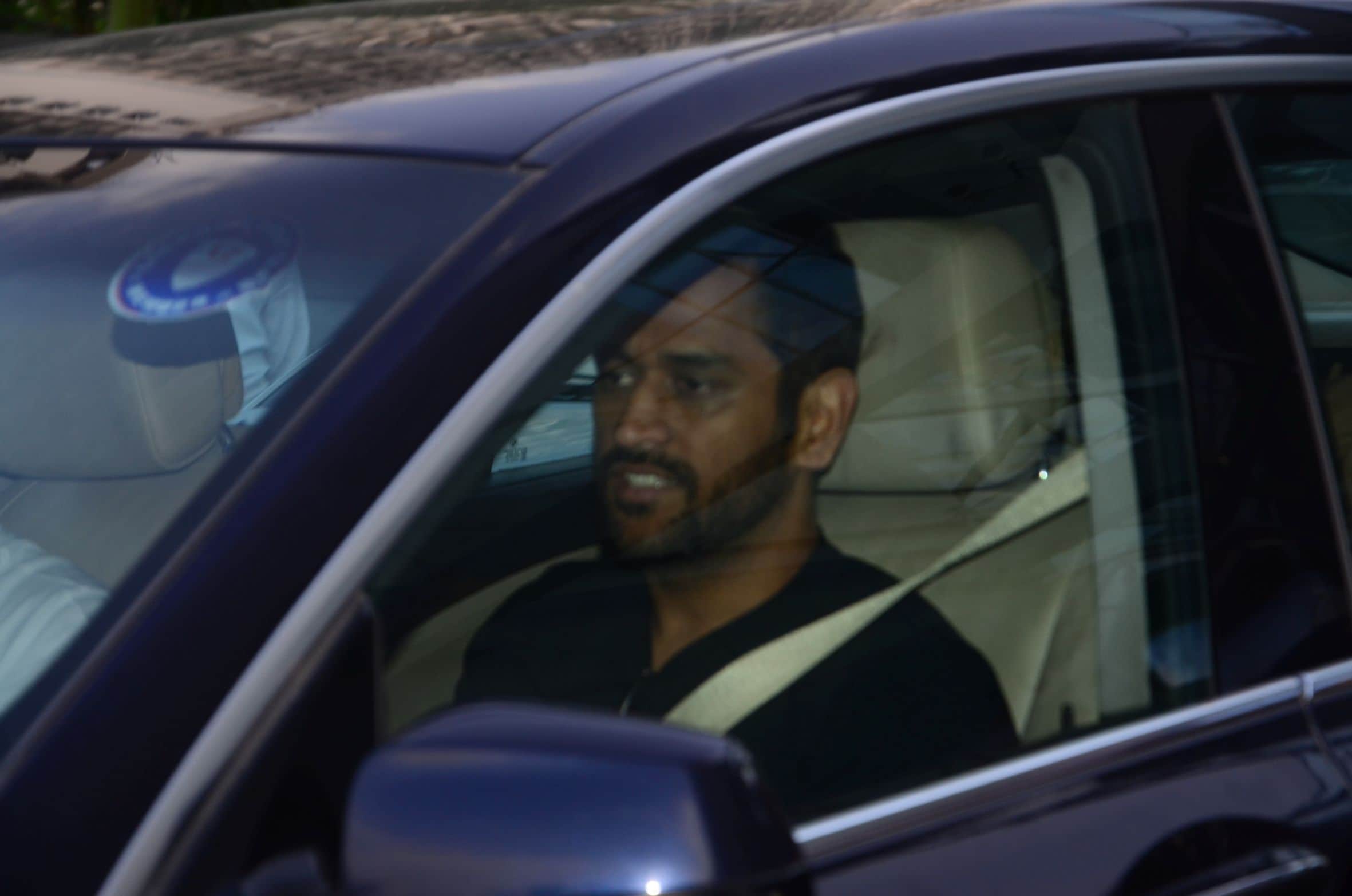 mahendra Singh dhoni inaugurated a sports academy in lucknow 