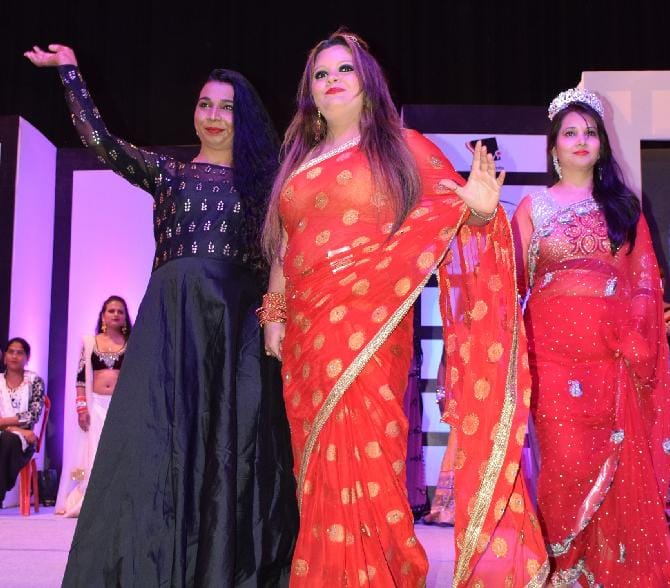 agra kinnar catwalk on the ramp 