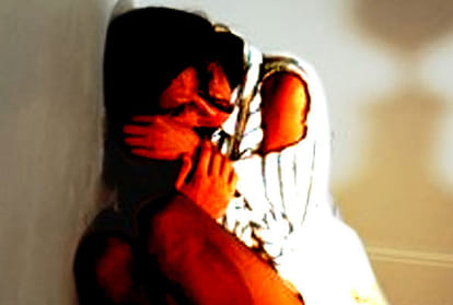 Gangrape with two women on running car