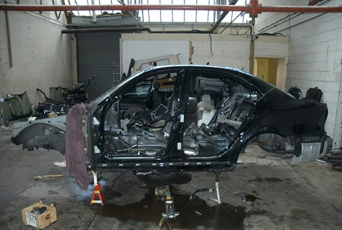 These thieves cut expensive cars into pieces