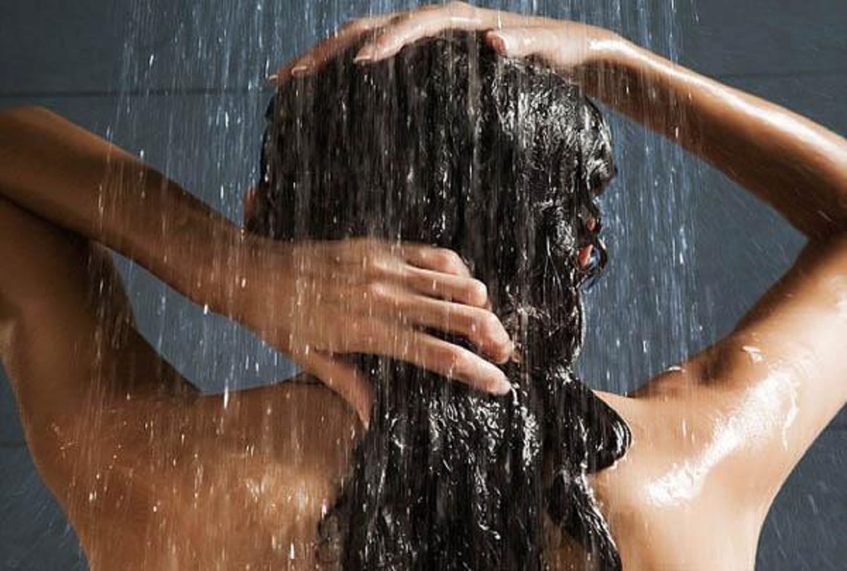 young man recorded a obscene video bathing girl in pg at delhi