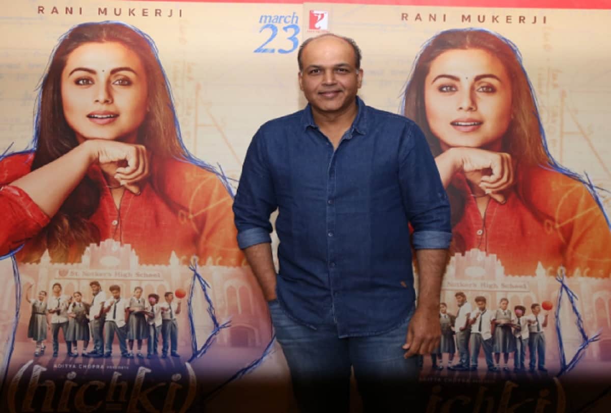 Boney Kapoor Sushmita Sen and Madhuri Dixit spotted Rani Mukerji Hichki film premiere