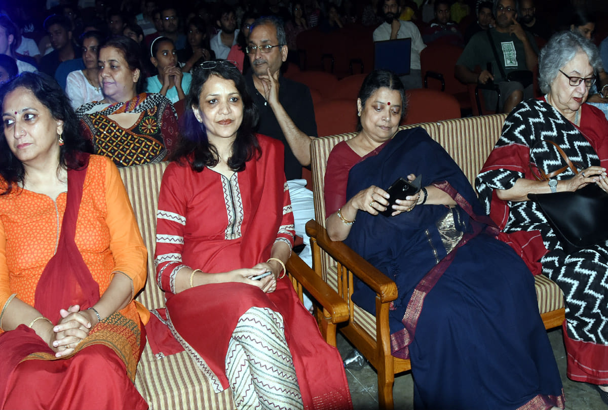 bollywood celebrity piyush mishra in kanpur