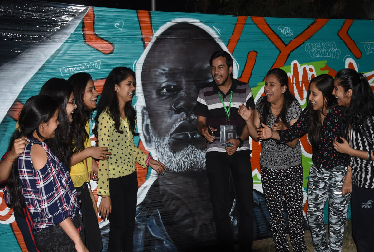 bollywood celebrity piyush mishra in kanpur