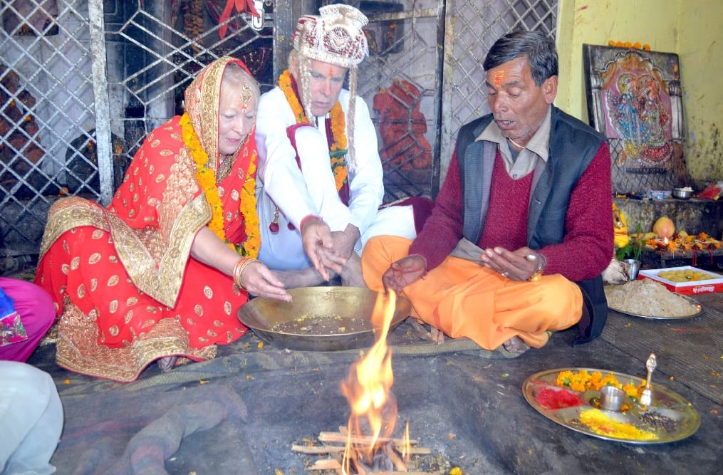Unique Wedding Australian couple do marriage in india uttarakhand