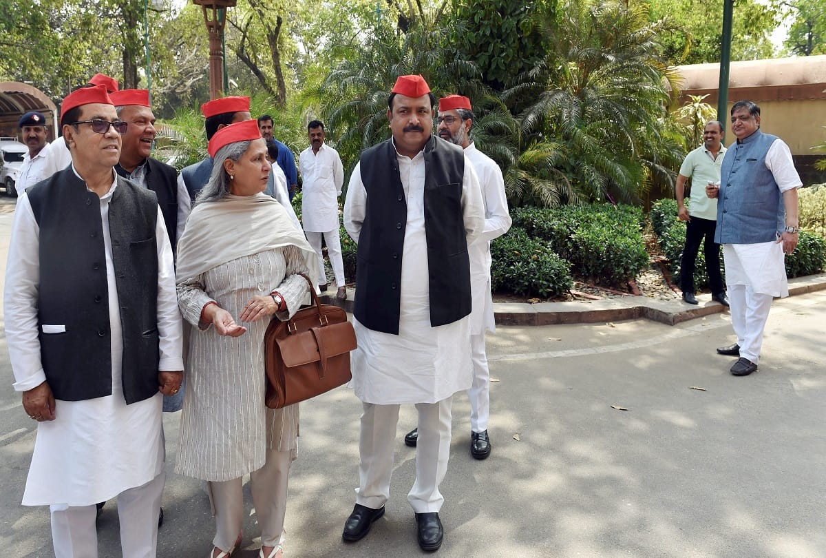  BJP MP Naresh Agrawal have to see Jaya Bachchan`s photo session aside SP