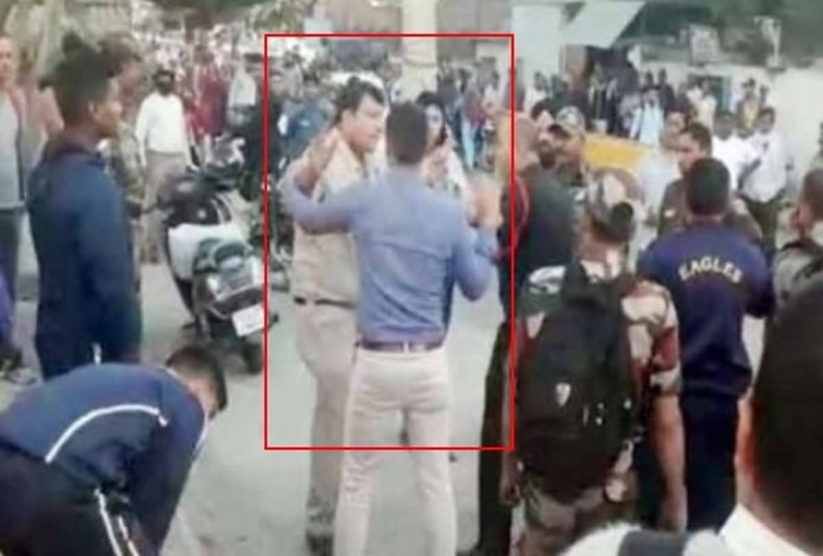 Delhi police personnel beaten due to argument with senior army officer 