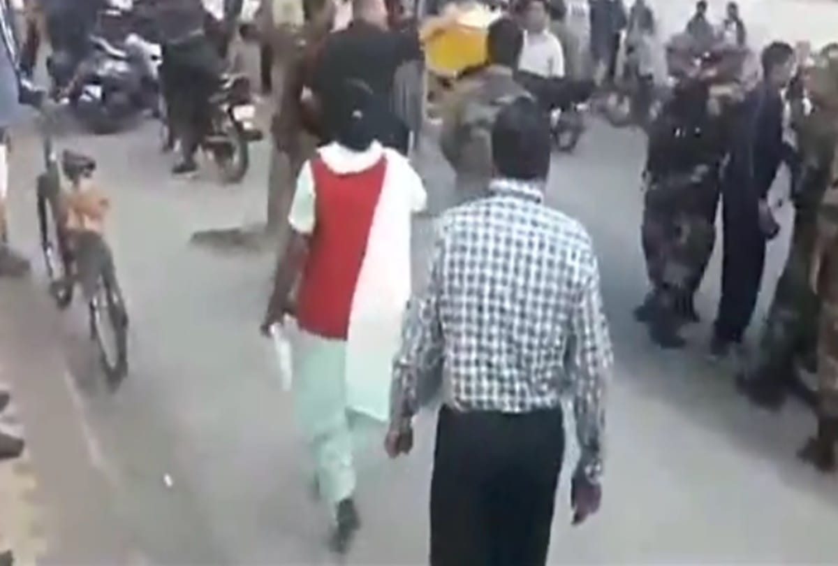 Delhi police personnel beaten due to argument with senior army officer 