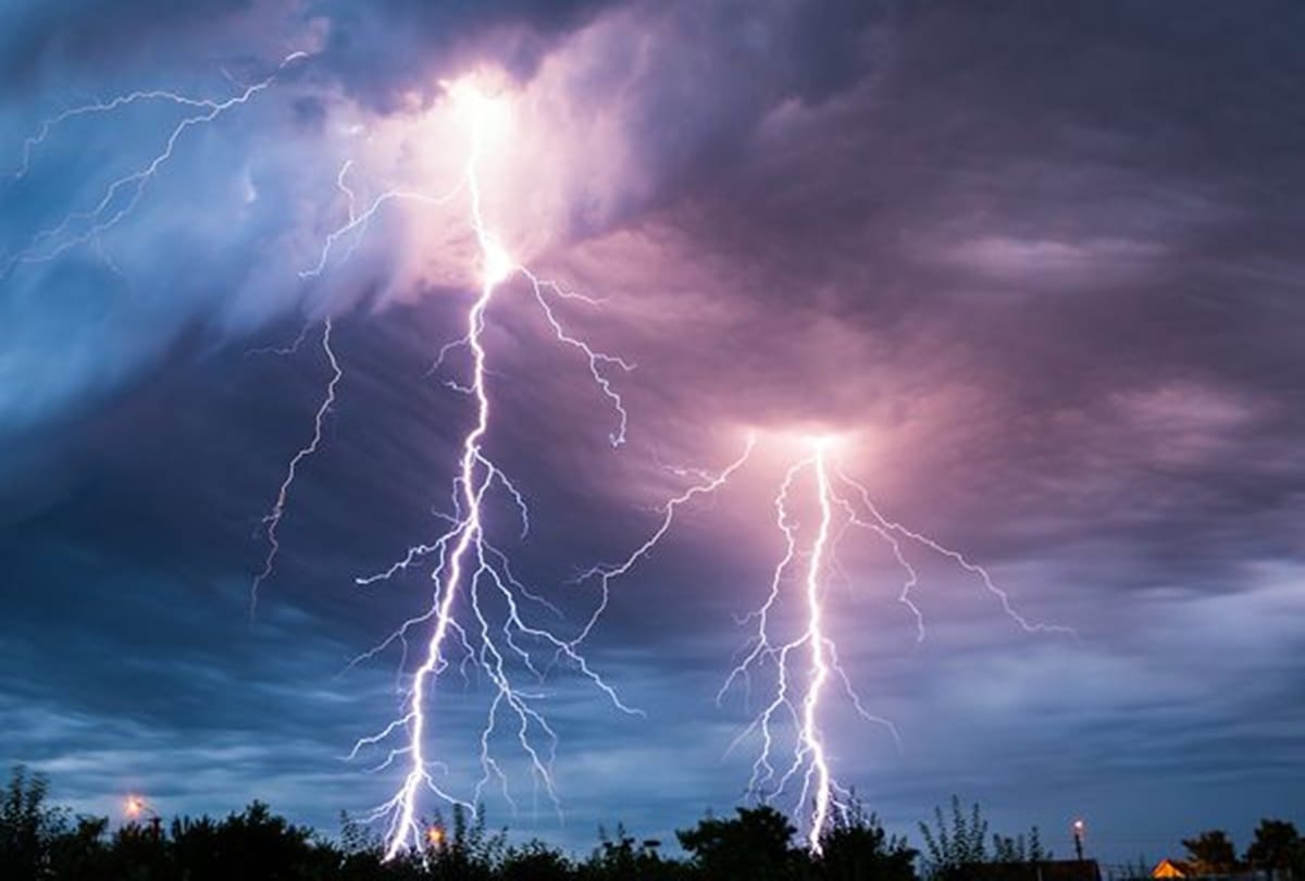 Know how the Solar Panels Generate electricity From the Rain Drops