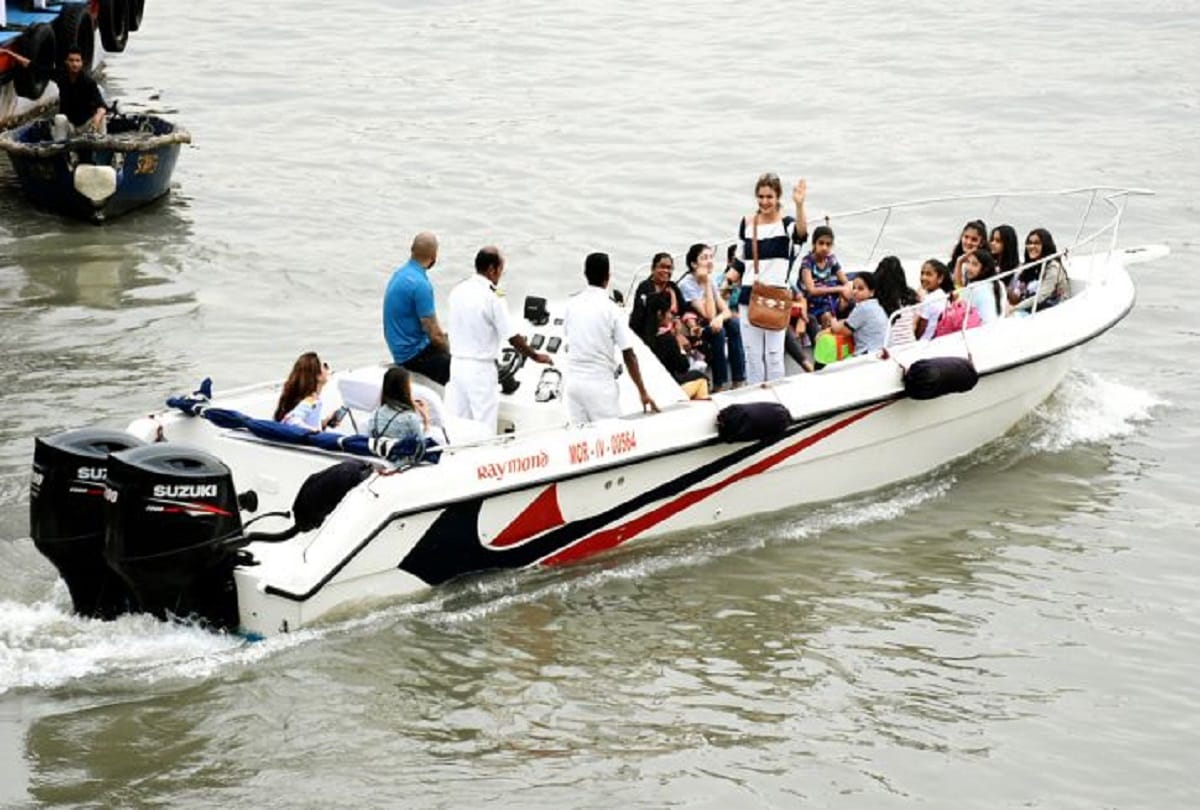 Raveena Tandon Daughter Rasha Is Teenager Now See Pictures Of Her Birthday Bash At Gateway Of India