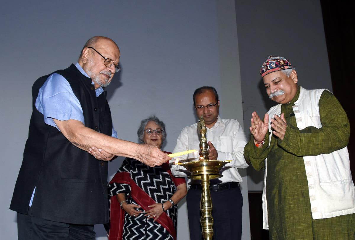 bollywood celebrity piyush mishra in kanpur