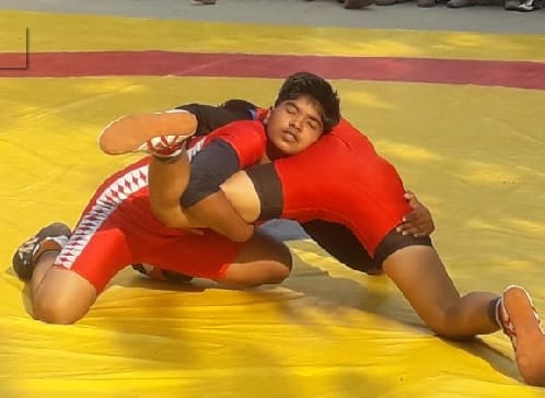 फुर्ती और दांव से विरोधी को चटाई धूल