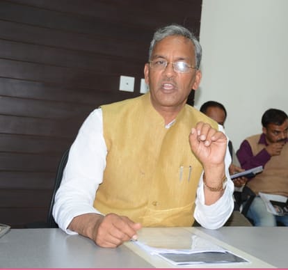 Cm Trivendra singh rawat facebook live in Amar Ujala office