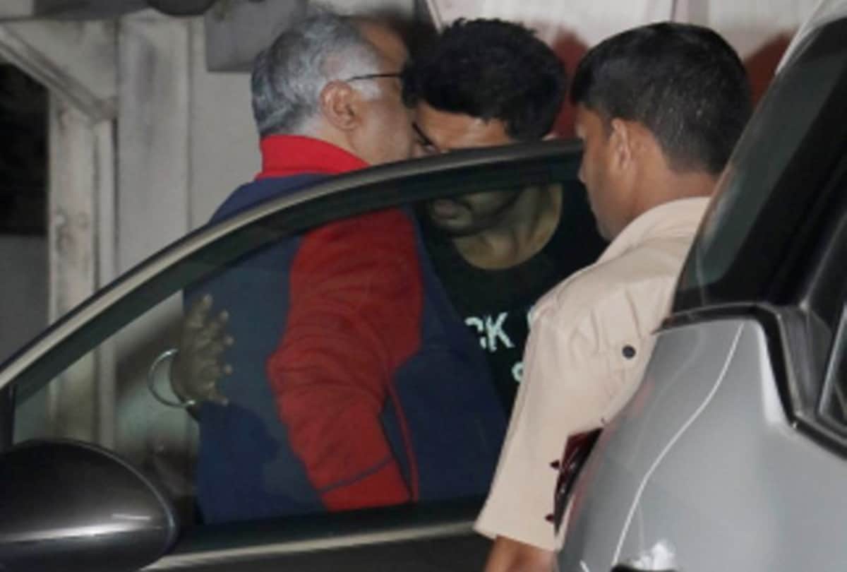 arjun kapoor invites his both step sisters janhvi kapoor and khushi kapoor at his home