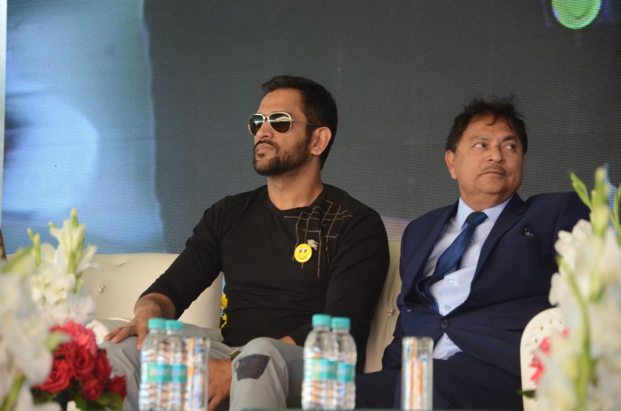 mahendra Singh dhoni inaugurated sports galaxy 