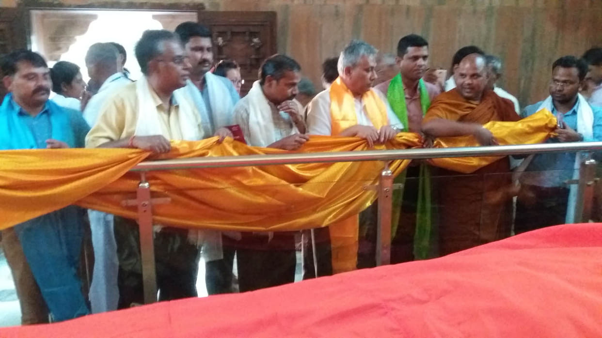  Surat's team offered Chapar in Mahaparinirvana temple