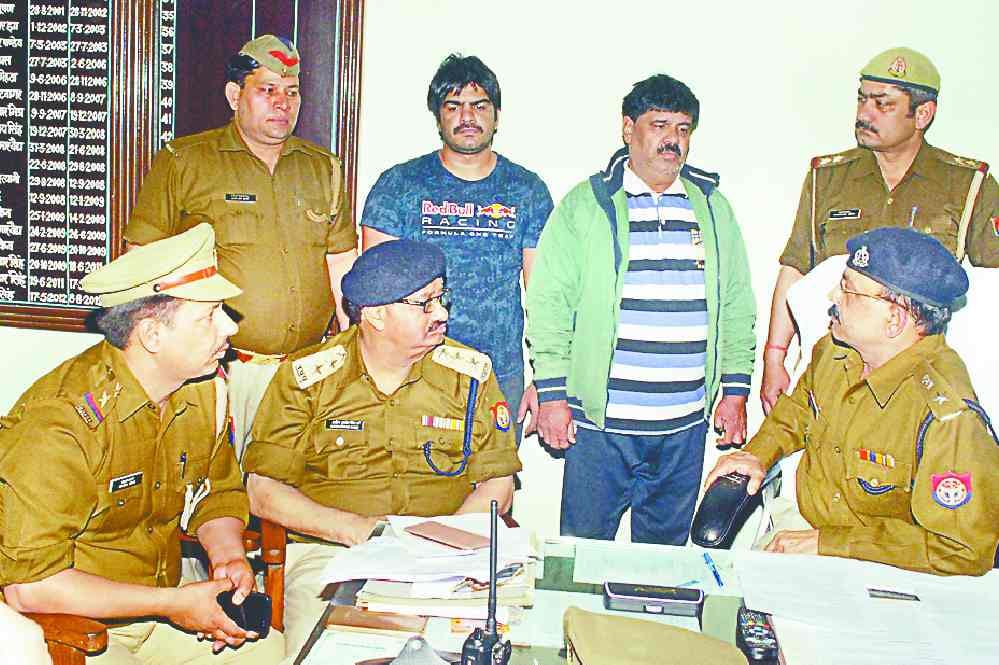 50 thousand prize money busted arrested in shamli