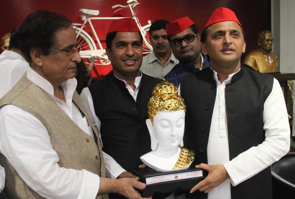akhilesh yadav speaks on possible SP and BSP alliance in uttar pradesh.
